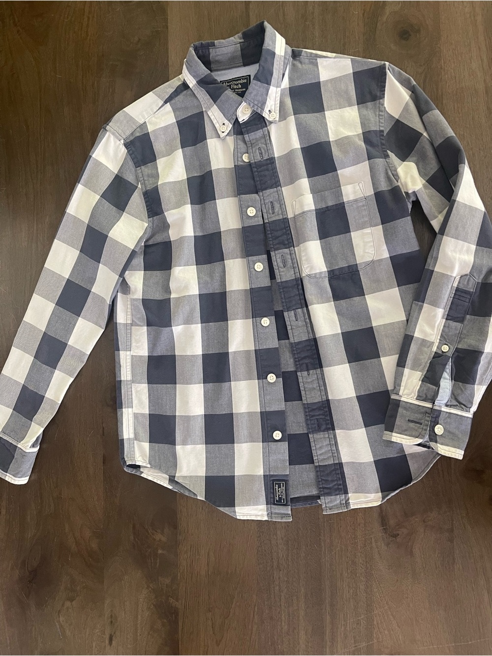 Men’s XS Abercrombie & Fitch Button-Up Plaid Long Sleeve Shirt - Navy & White